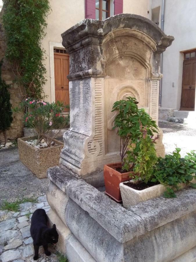 La Maison Derriere La Fontaine Buis-les-Baronnies Eksteriør billede